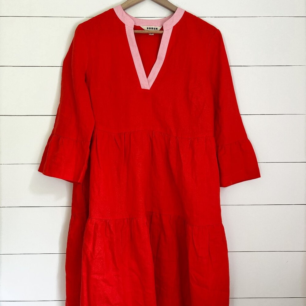 Boden red with pink trim beautiful tiered dress with flare sleeve Size 8